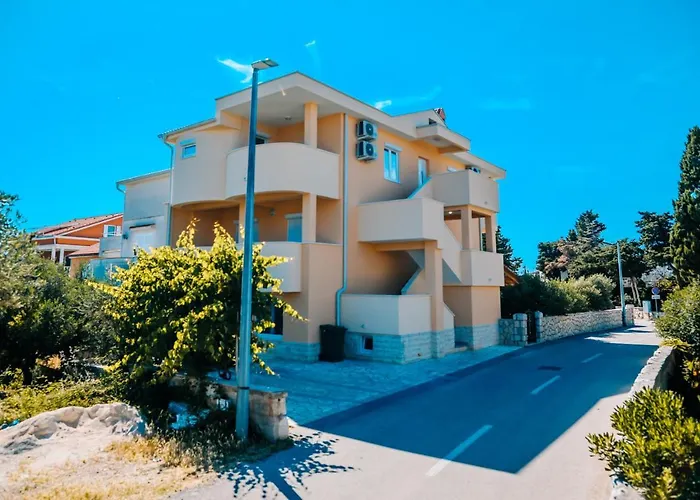 City Pool Apartments Novalja