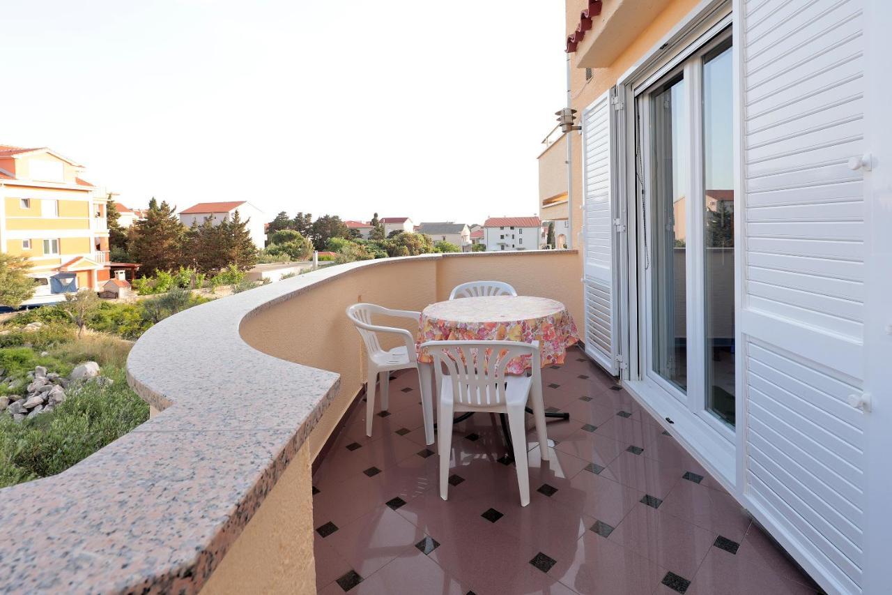 Apartment Pool Novalja
