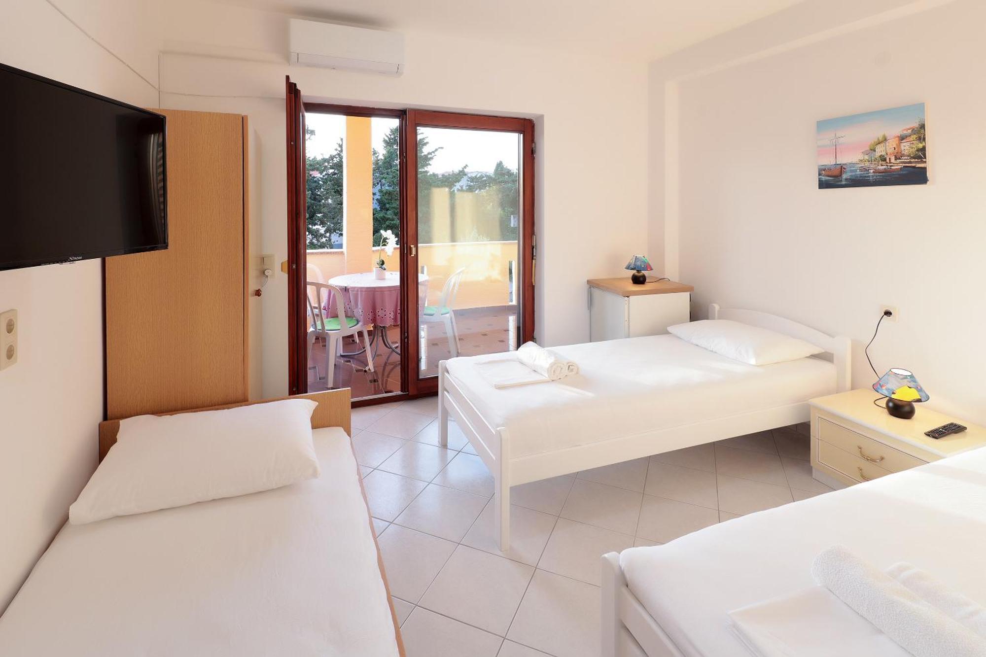 Pool Apartment *