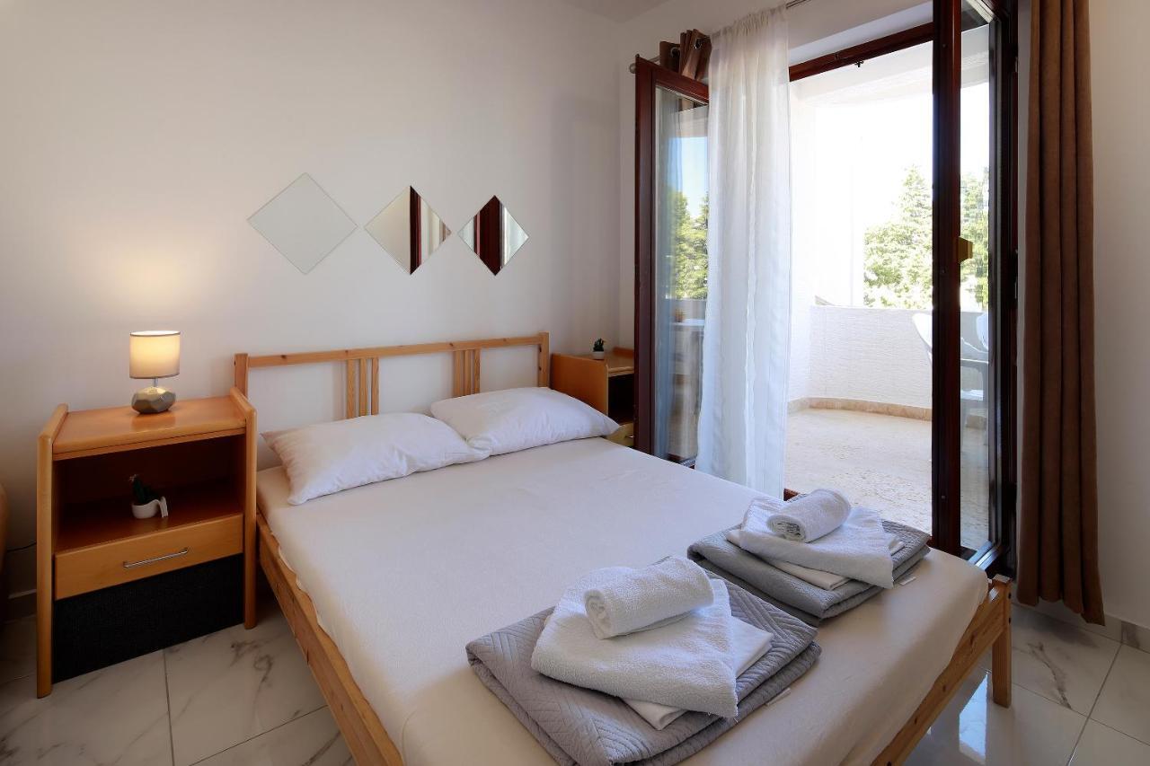 Pool Apartment Novalja