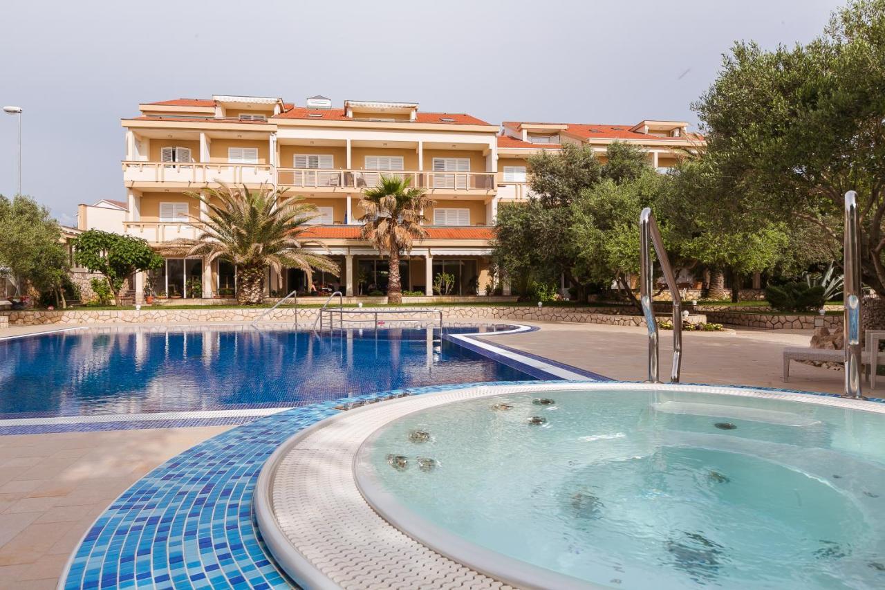 Pool Novalja